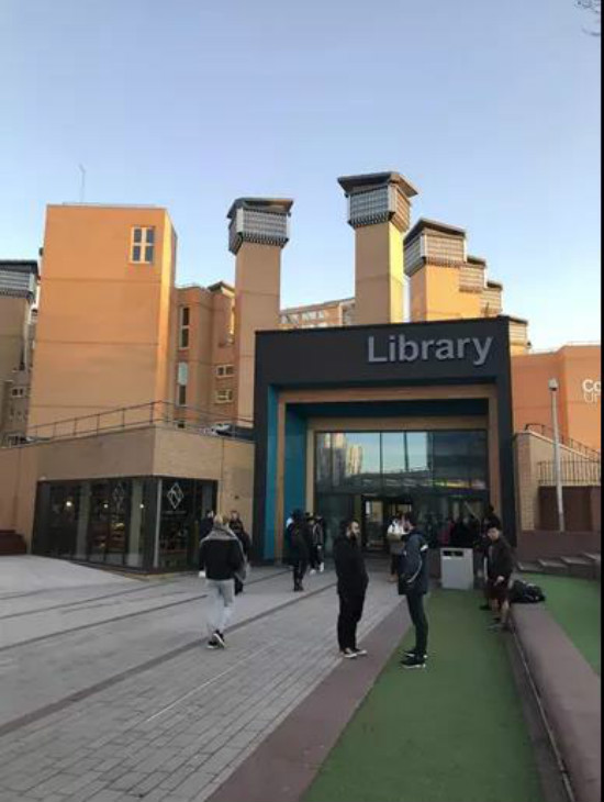 西安欧亚学院学子刘镇伟在本科期间同步攻读英国考文垂大学双学位